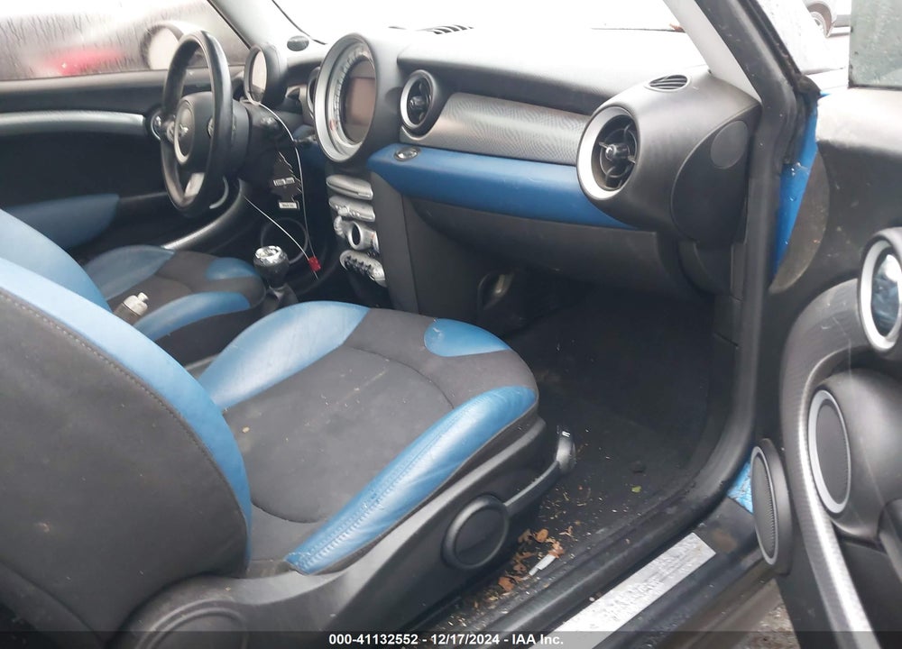 2007 MINI COOPER S VIN: WMWMF73557TL86792