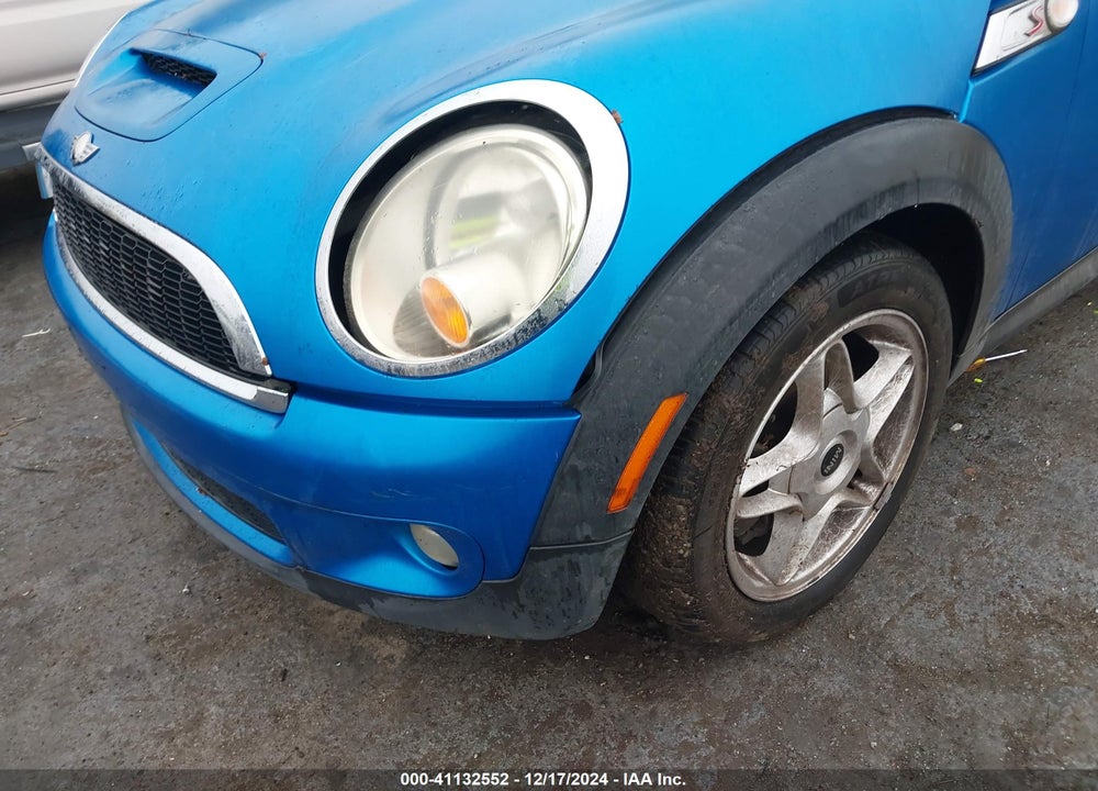 2007 MINI COOPER S VIN: WMWMF73557TL86792