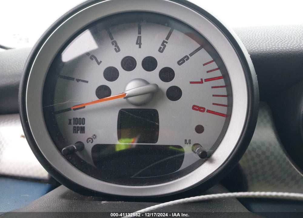 2007 MINI COOPER S VIN: WMWMF73557TL86792