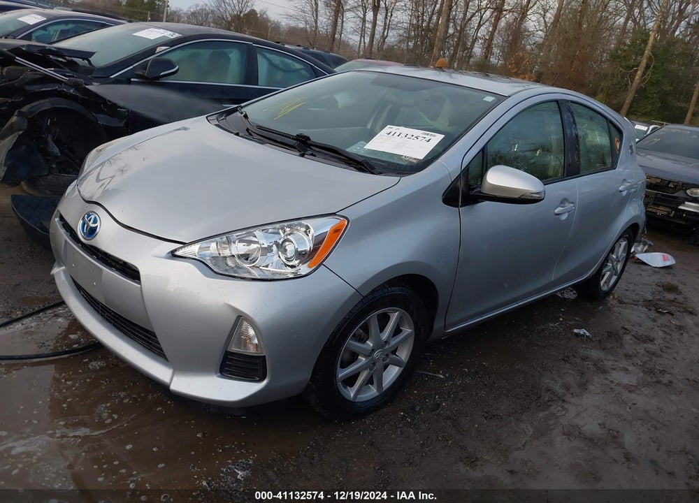 2014 TOYOTA PRIUS C THREE VIN: JTDKDTB32E1083809