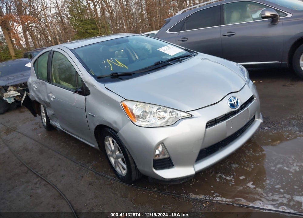 2014 TOYOTA PRIUS C THREE VIN: JTDKDTB32E1083809