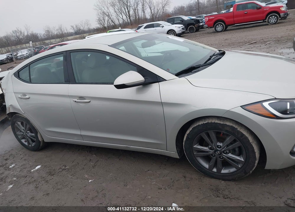 2017 HYUNDAI ELANTRA VIN: KMHD84LF0HU195244