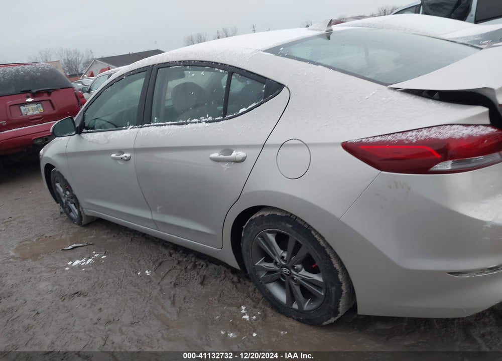 2017 HYUNDAI ELANTRA VIN: KMHD84LF0HU195244