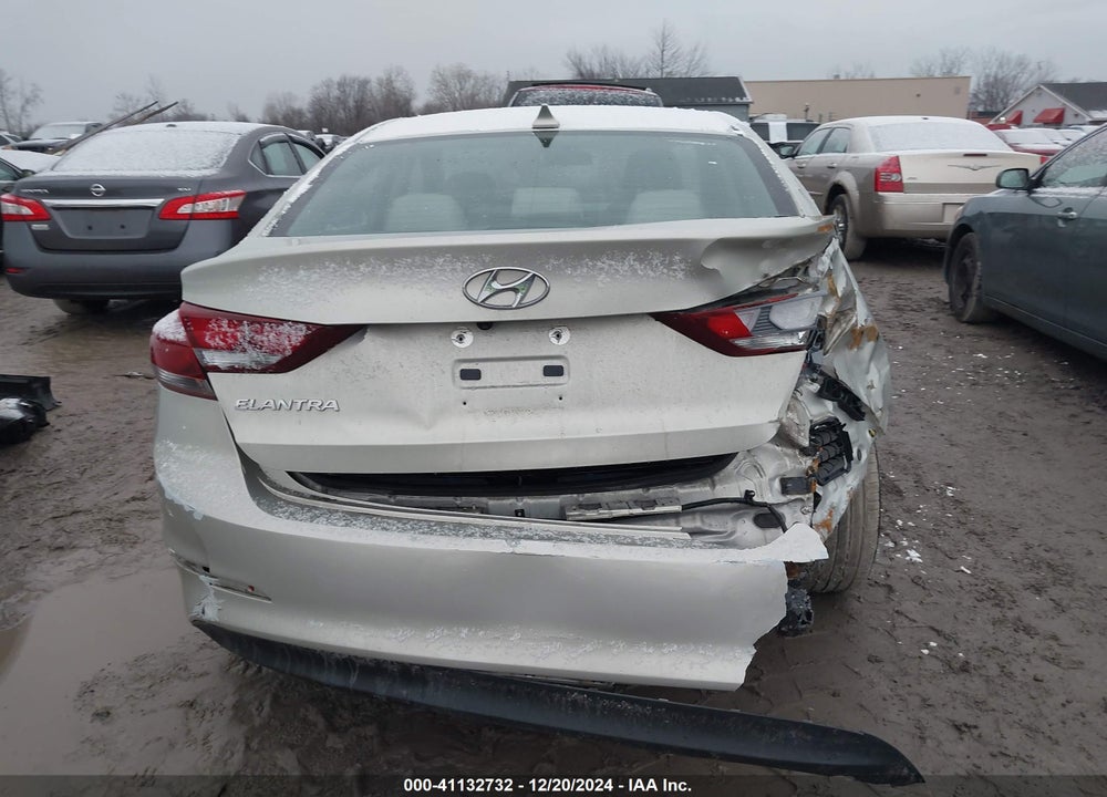 2017 HYUNDAI ELANTRA VIN: KMHD84LF0HU195244