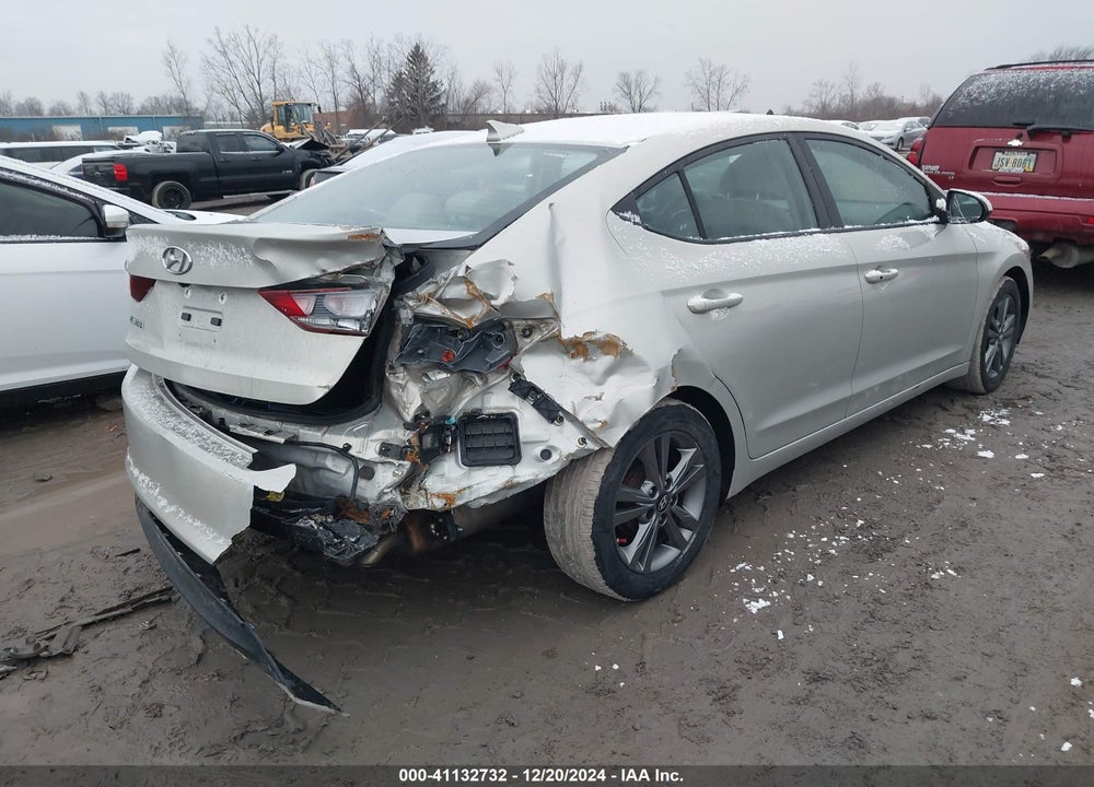 2017 HYUNDAI ELANTRA VIN: KMHD84LF0HU195244