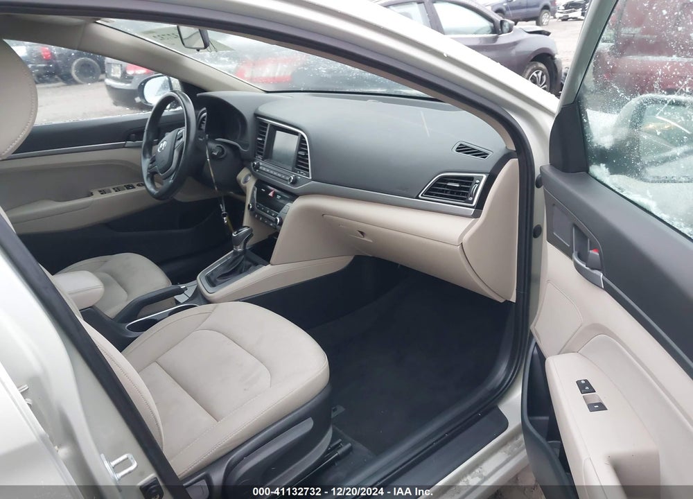 2017 HYUNDAI ELANTRA VIN: KMHD84LF0HU195244
