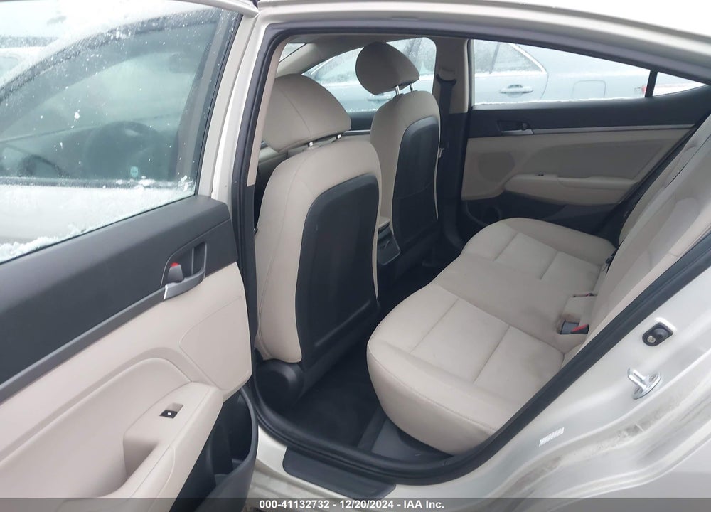 2017 HYUNDAI ELANTRA VIN: KMHD84LF0HU195244
