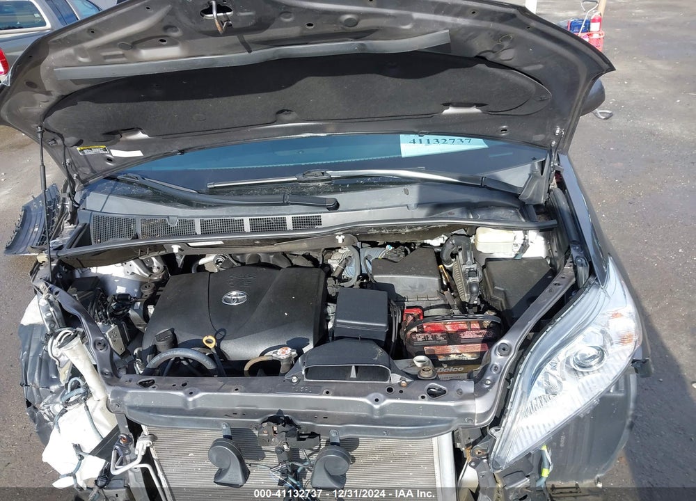 2019 TOYOTA SIENNA XLE PREMIUM 7 PASSENGER VIN: 5TDDZ3DC8KS211637