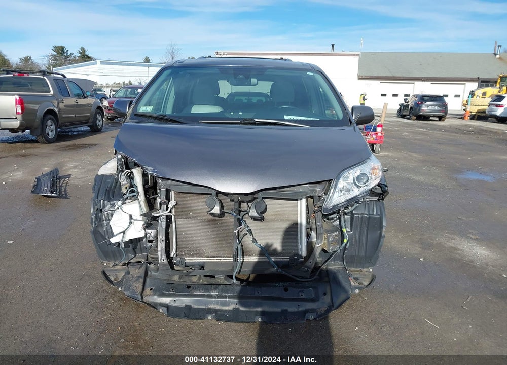 2019 TOYOTA SIENNA XLE PREMIUM 7 PASSENGER VIN: 5TDDZ3DC8KS211637