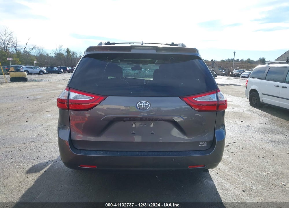 2019 TOYOTA SIENNA XLE PREMIUM 7 PASSENGER VIN: 5TDDZ3DC8KS211637