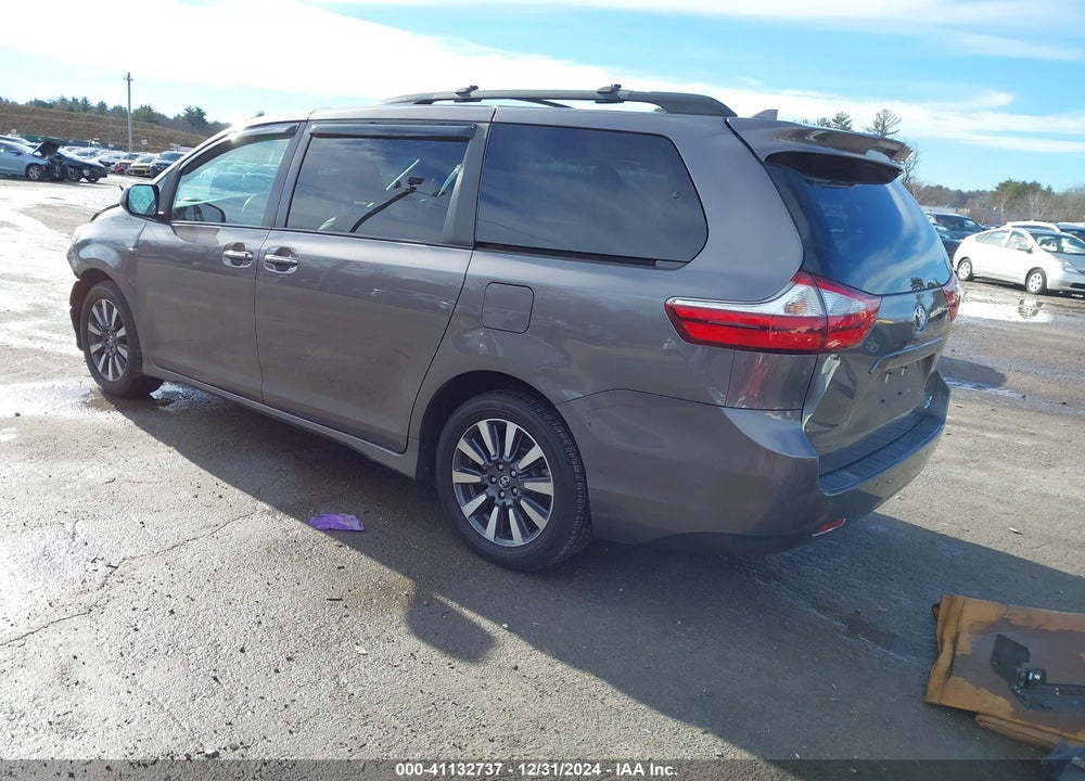 2019 TOYOTA SIENNA XLE PREMIUM 7 PASSENGER VIN: 5TDDZ3DC8KS211637