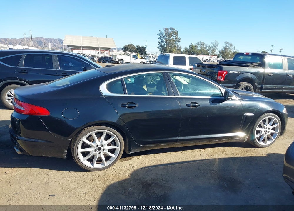 2012 JAGUAR XF VIN: SAJWA0HE8CMS54125