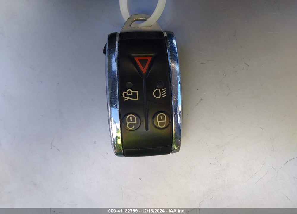 2012 JAGUAR XF VIN: SAJWA0HE8CMS54125
