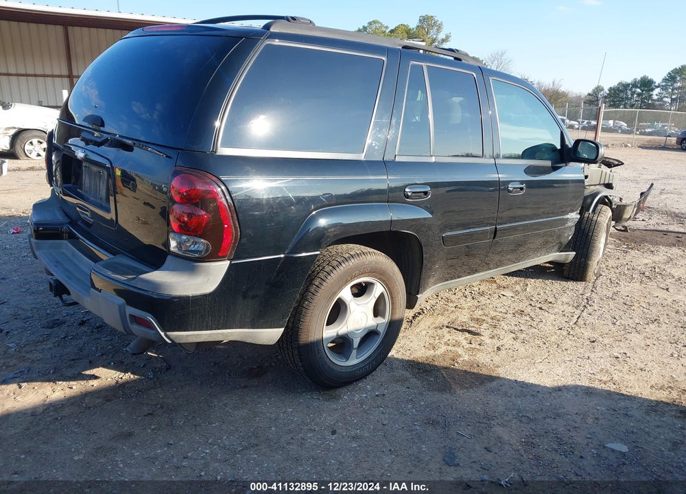 2005 CHEVROLET TRAILBLAZER LT VIN: 1GNDS13S452101804