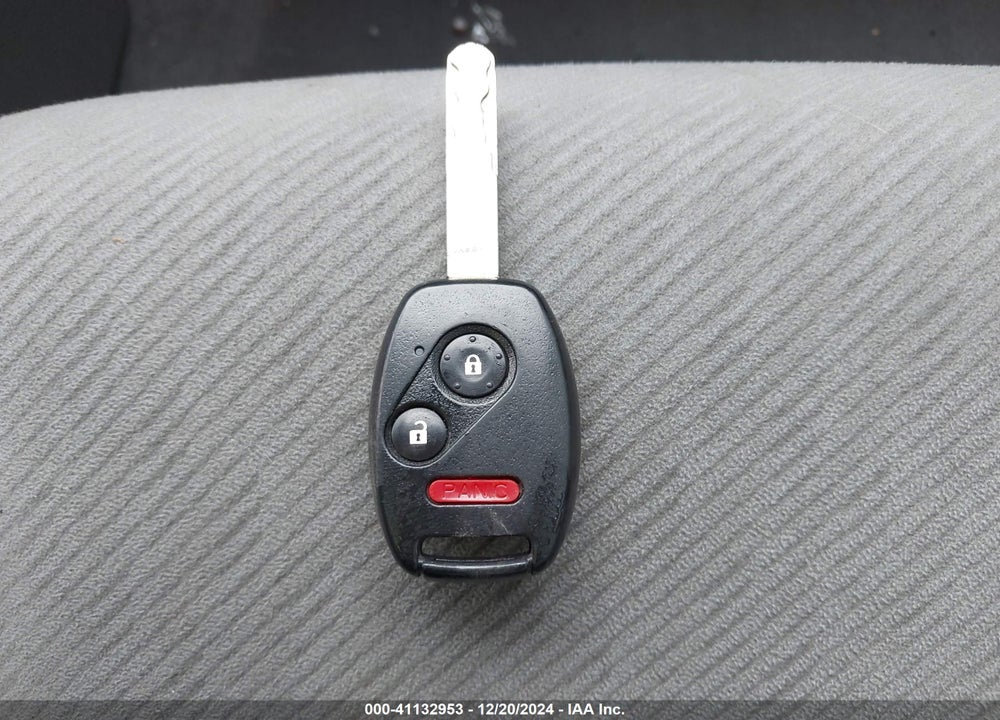 2010 HONDA CIVIC LX VIN: 19XFA1F5XAE017283