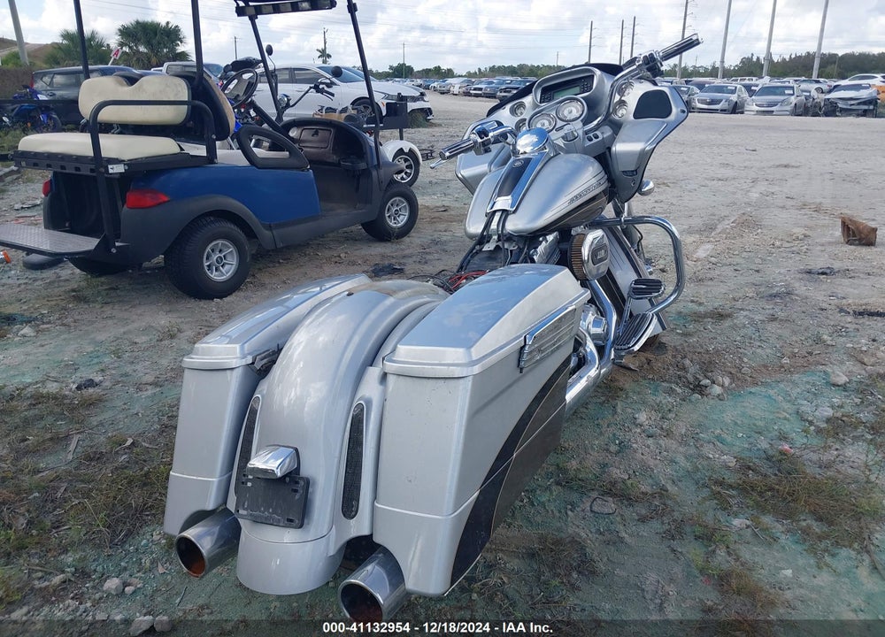 2009 HARLEY-DAVIDSON FLTRSE3 VIN: 1HD1PV8179Y957751