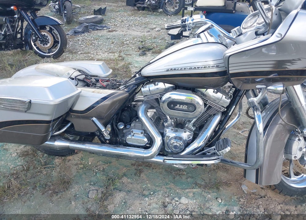 2009 HARLEY-DAVIDSON FLTRSE3 VIN: 1HD1PV8179Y957751