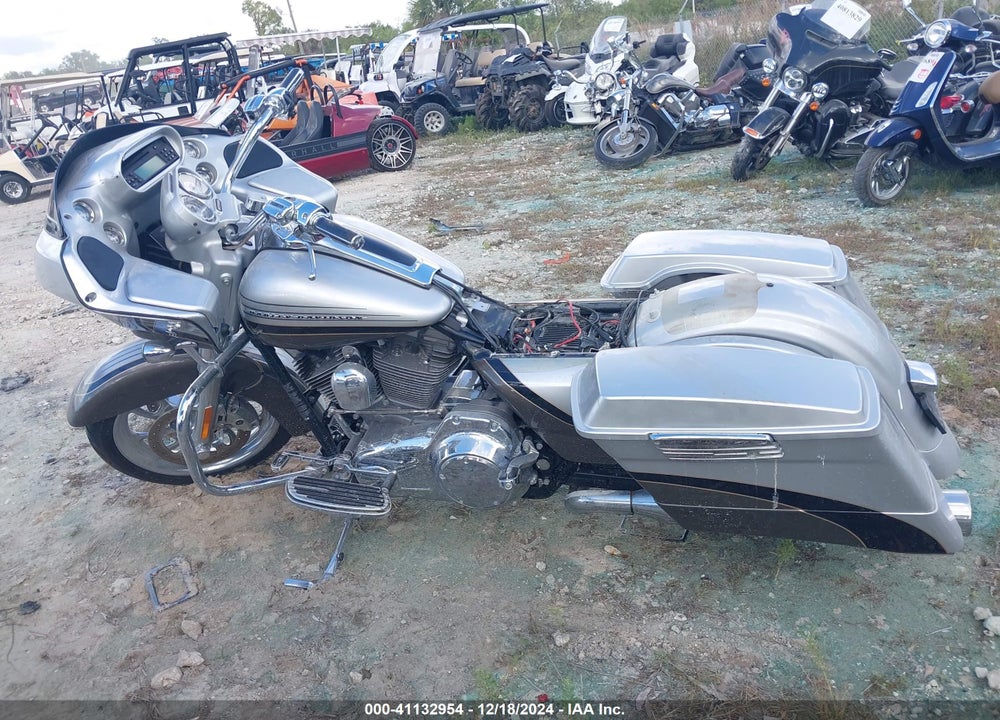 2009 HARLEY-DAVIDSON FLTRSE3 VIN: 1HD1PV8179Y957751