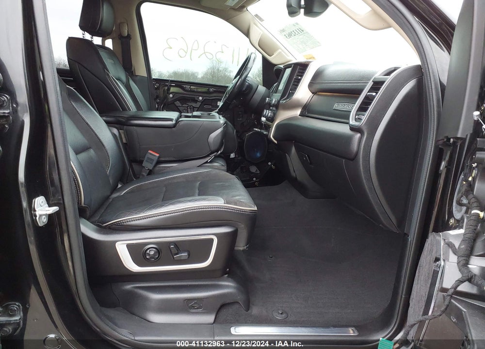 2019 RAM 1500 LAIE  4X4 5'7 BOX VIN: 1C6SRFJTXKN735737