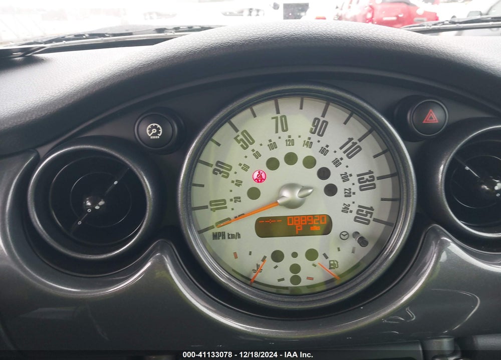 2006 MINI COOPER VIN: WMWRC33516TJ76406