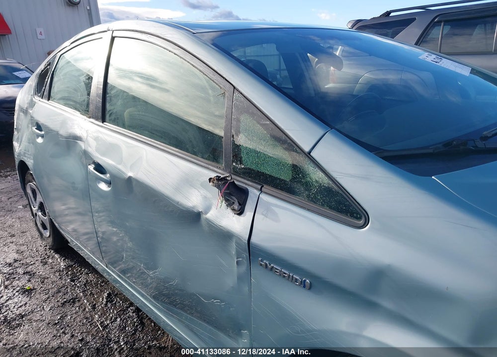2015 TOYOTA PRIUS VIN: JTDKN3DU4F1951023