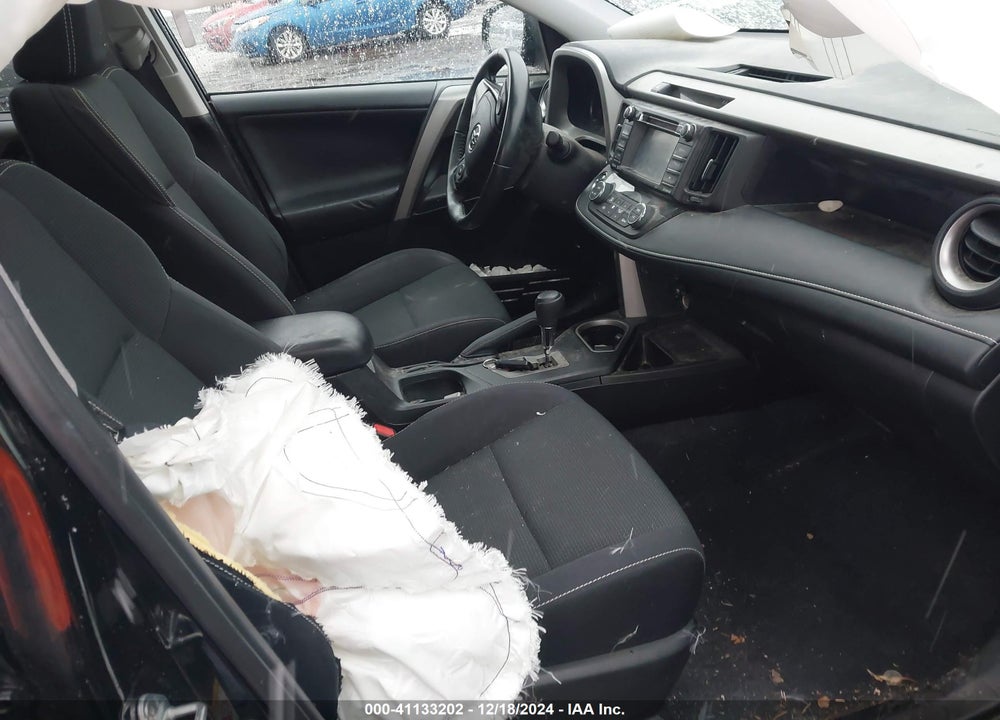 2017 TOYOTA RAV4 XLE VIN: 2T3RFREV5HW662128