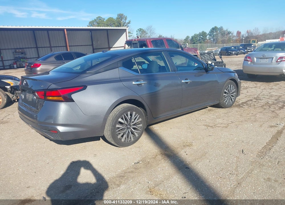 2024 NISSAN ALTIMA SV FWD VIN: 1N4BL4DV1RN385622