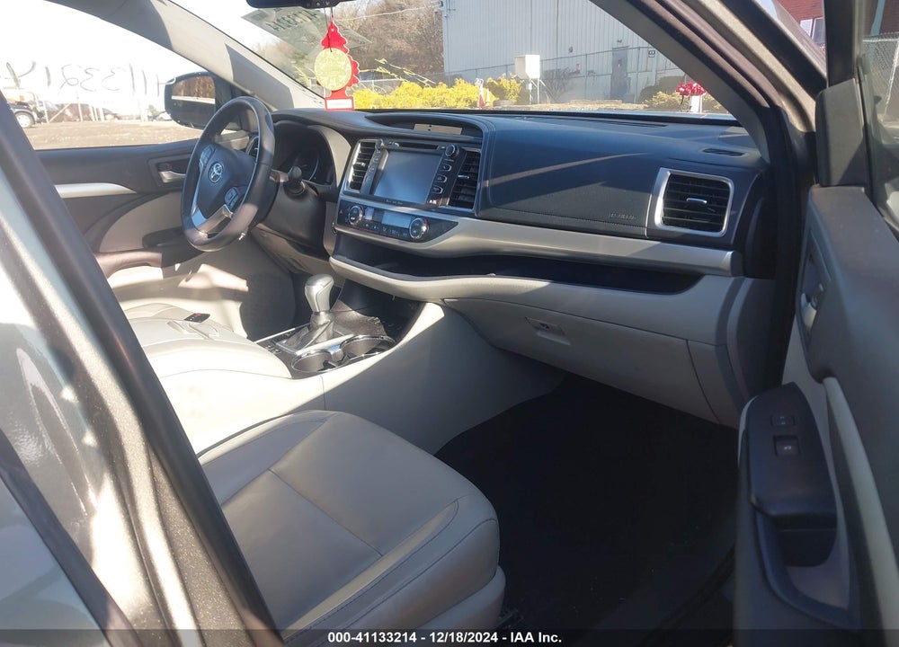 2016 TOYOTA HIGHLANDER XLE V6 VIN: 5TDJKRFH0GS343981