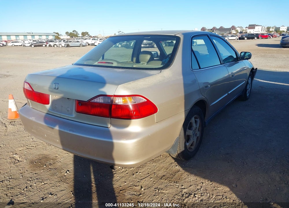 2000 HONDA ACCORD 2.3 SE VIN: JHMCG5671YC013567
