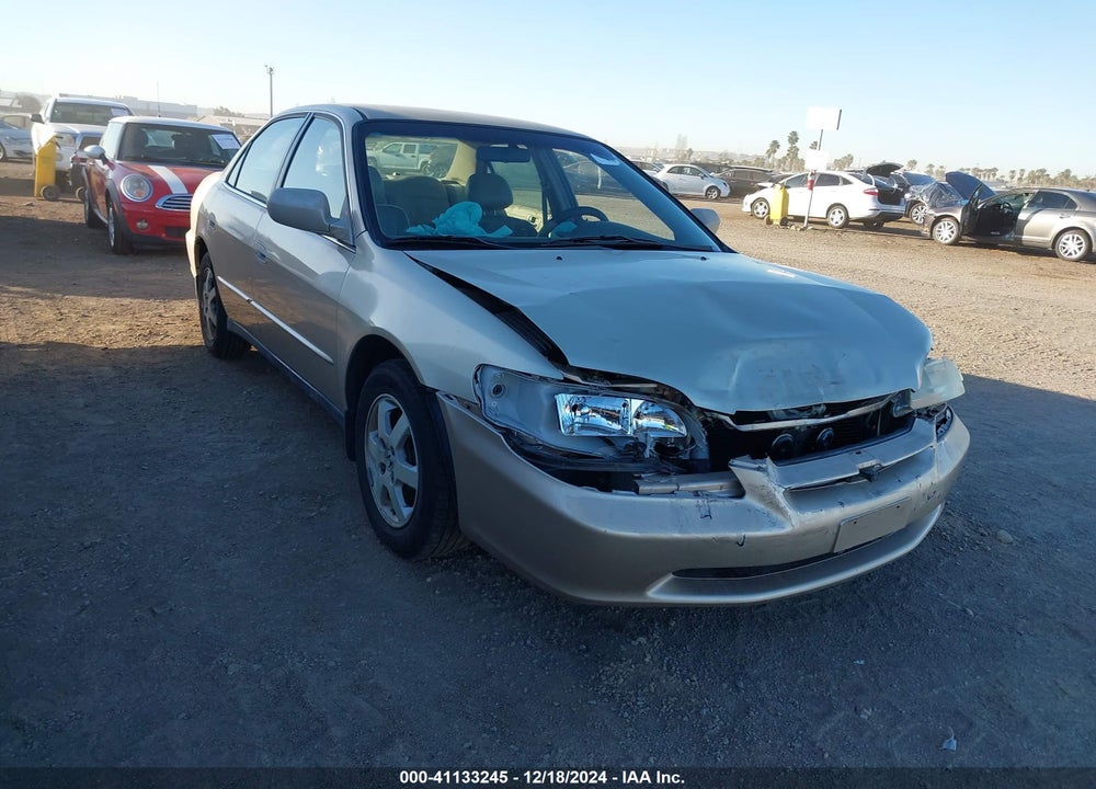 2000 HONDA ACCORD 2.3 SE VIN: JHMCG5671YC013567