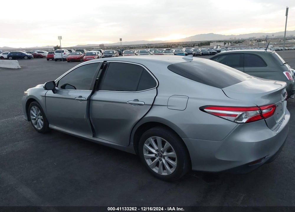 2019 TOYOTA CAMRY LE VIN: 4T1B11HK8KU219653