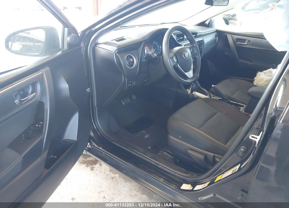 2019 TOYOTA COROLLA LE VIN: 2T1BURHE8KC220979
