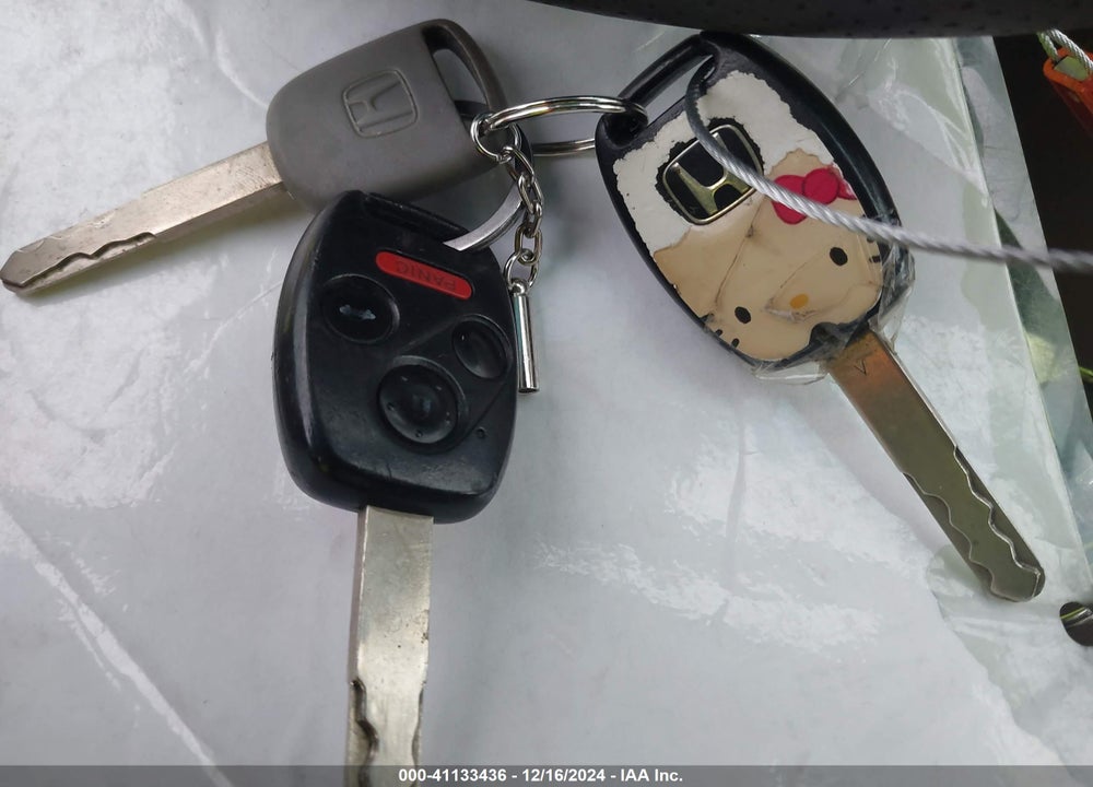 2005 HONDA ACCORD 2.4 EX VIN: JHMCM56735C005068