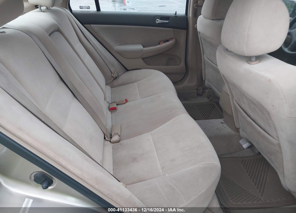 2005 HONDA ACCORD 2.4 EX VIN: JHMCM56735C005068