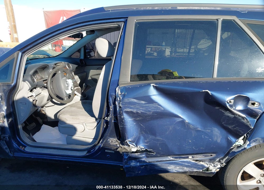 2007 KIA RONDO LX V6 VIN: KNAFG526677118640