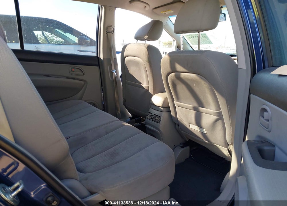 2007 KIA RONDO LX V6 VIN: KNAFG526677118640