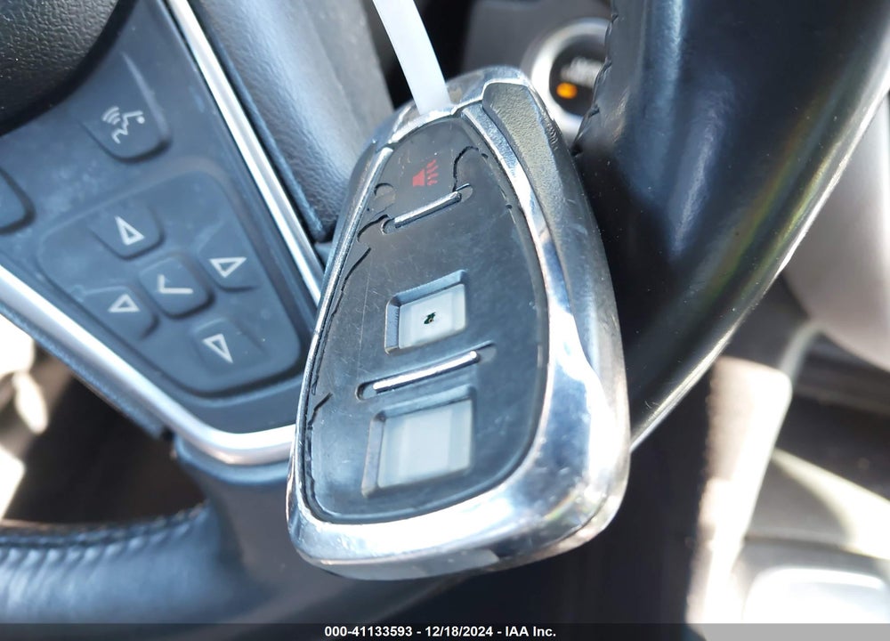 2019 CHEVROLET EQUINOX LT VIN: 2GNAXJEV4K6258596