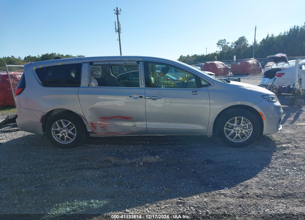 2024 CHRYSLER PACIFICA TOURING L VIN: 2C4RC1BG0RR125856