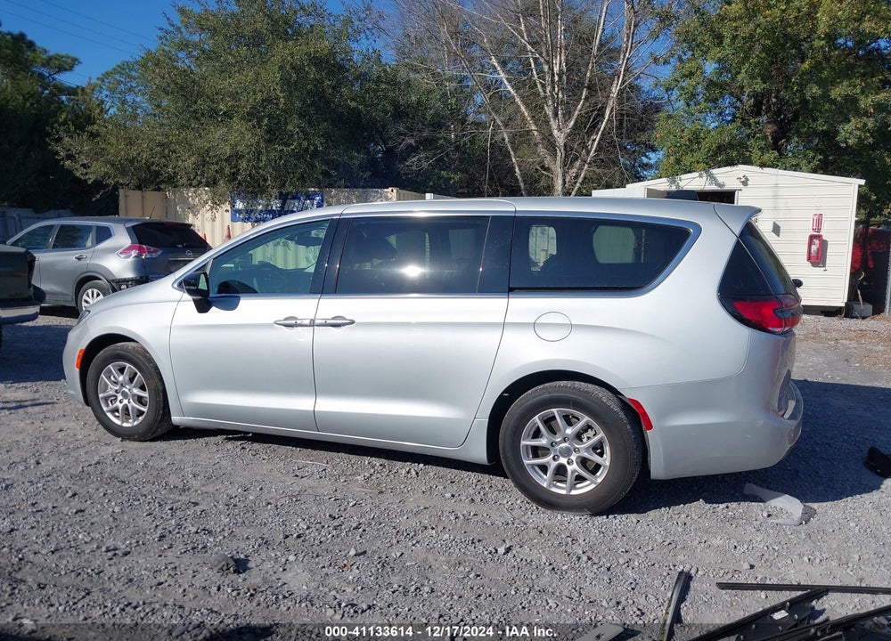 2024 CHRYSLER PACIFICA TOURING L VIN: 2C4RC1BG0RR125856
