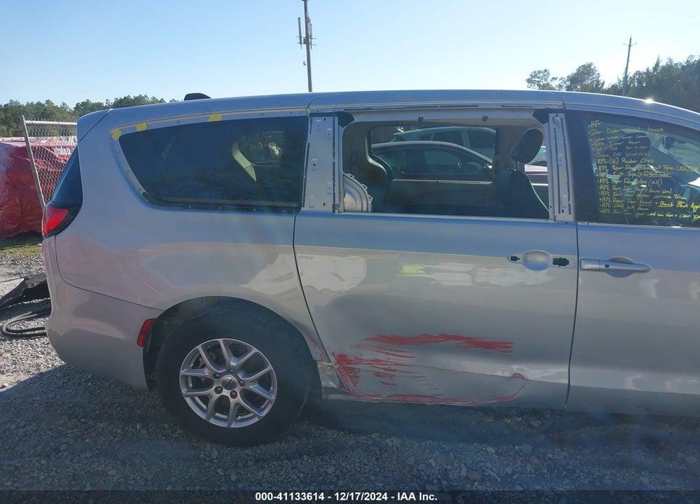 2024 CHRYSLER PACIFICA TOURING L VIN: 2C4RC1BG0RR125856