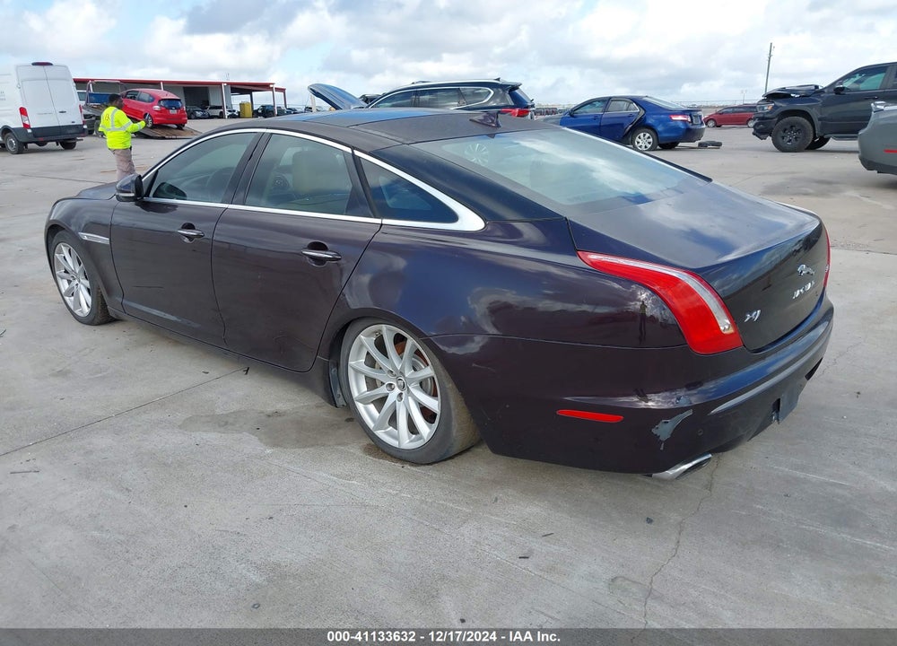 2013 JAGUAR XJ VIN: SAJWA1C75D8V51636