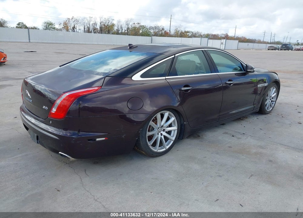 2013 JAGUAR XJ VIN: SAJWA1C75D8V51636