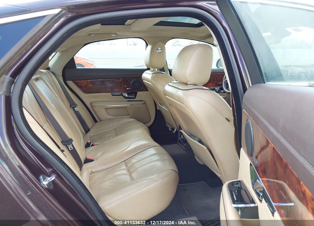 2013 JAGUAR XJ VIN: SAJWA1C75D8V51636