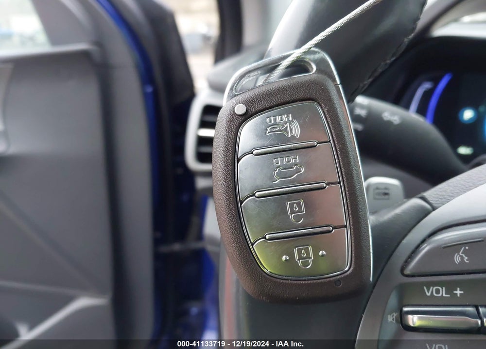 2020 HYUNDAI IONIQ ELECTRIC SE VIN: KMHC75LJ1LU060842