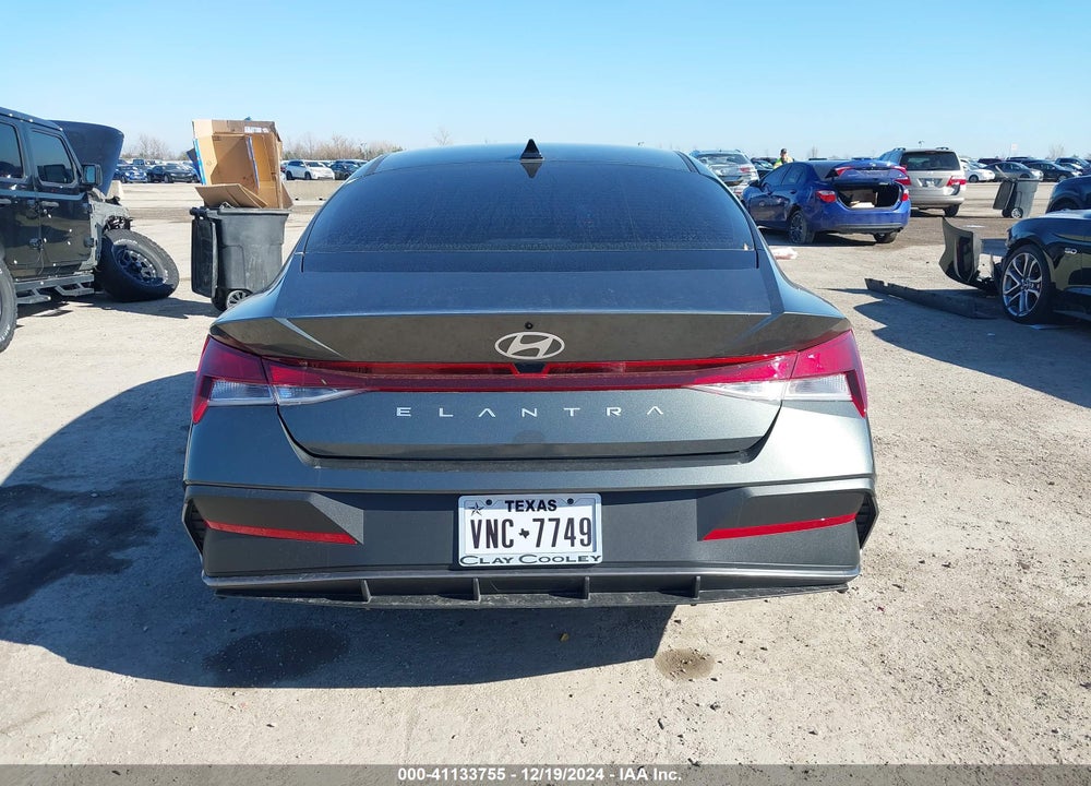 2024 HYUNDAI ELANTRA VIN: KMHLL4DG0RU818252