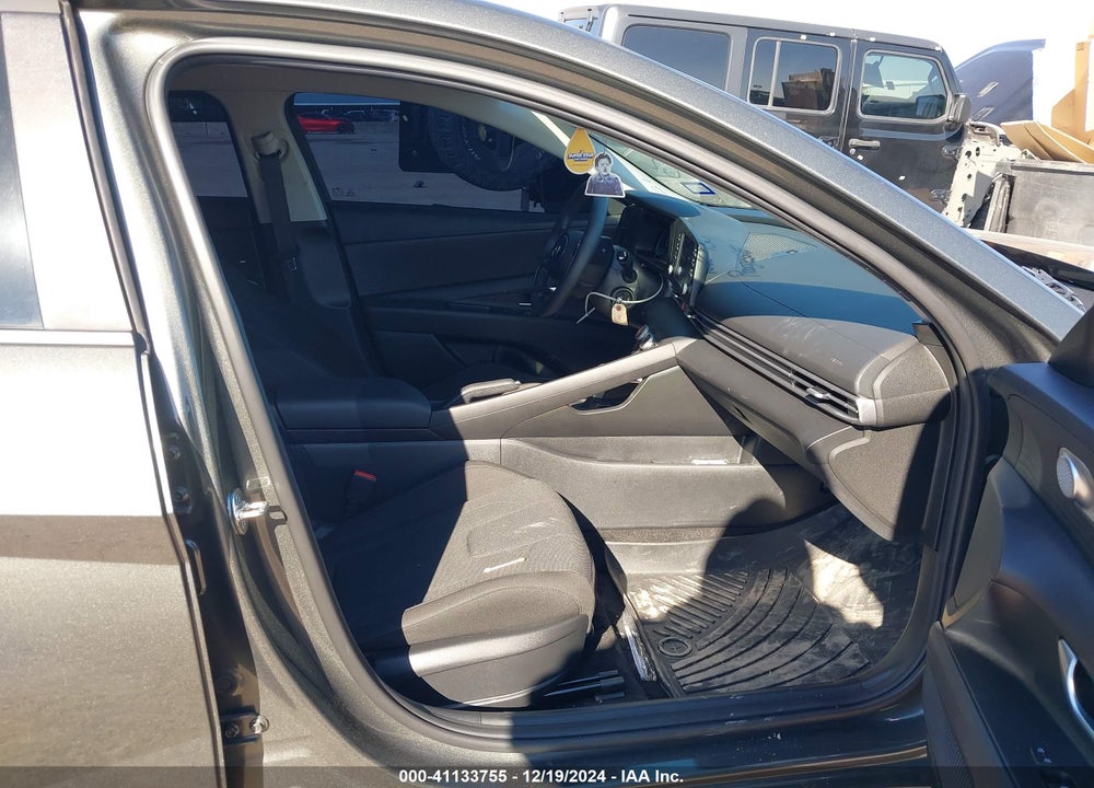 2024 HYUNDAI ELANTRA VIN: KMHLL4DG0RU818252