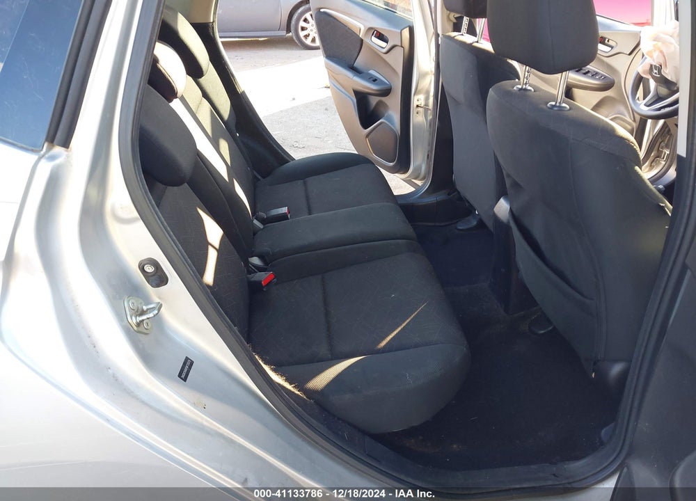 2015 HONDA FIT VIN: 3HGGK5H8XFM733079