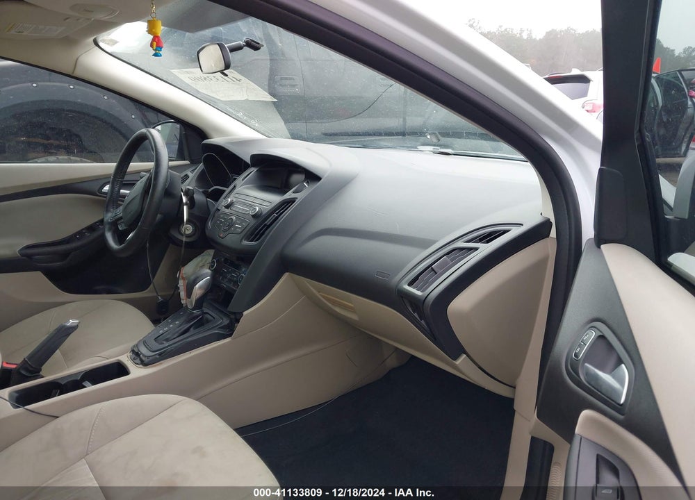 2018 FORD FOCUS SE VIN: 1FADP3FE5JL286323