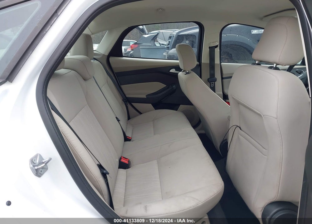2018 FORD FOCUS SE VIN: 1FADP3FE5JL286323