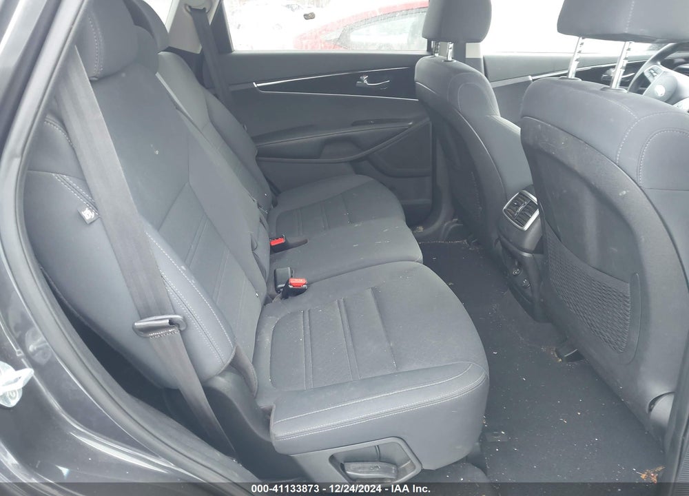 2019 KIA SORENTO VIN: 5XYPGDA33KG444450